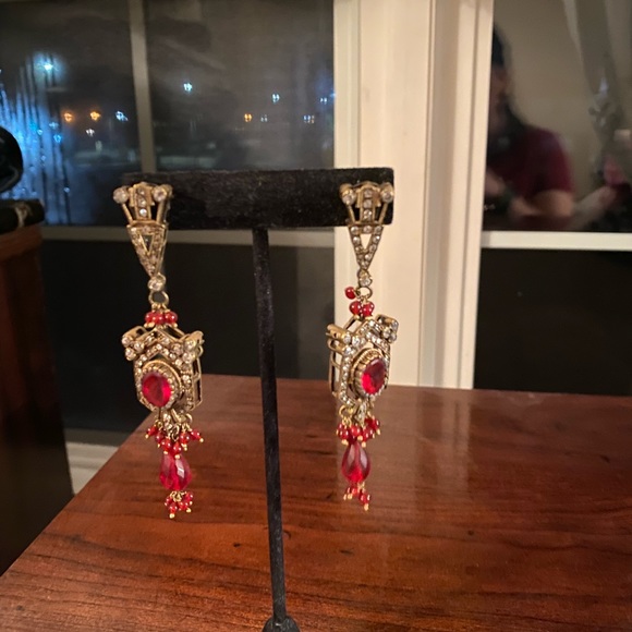 Earrings - Picture 1 of 1